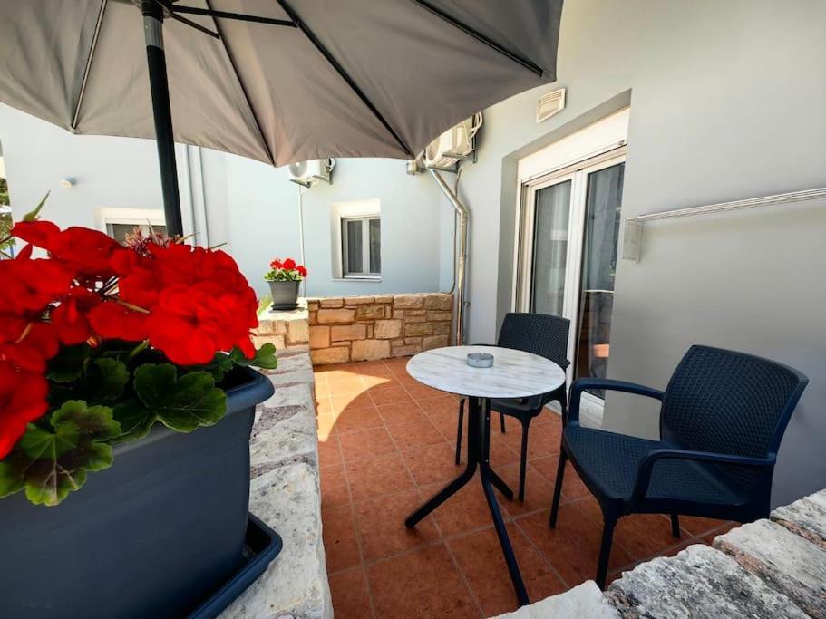 Nina Apartment Hriszí Aktí Haniá Kültér fotó
